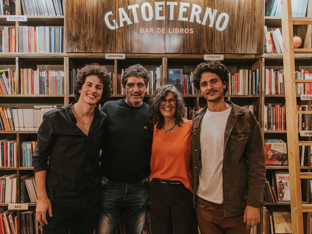 El equipo de Ají Ediciones en Gatoeterno
